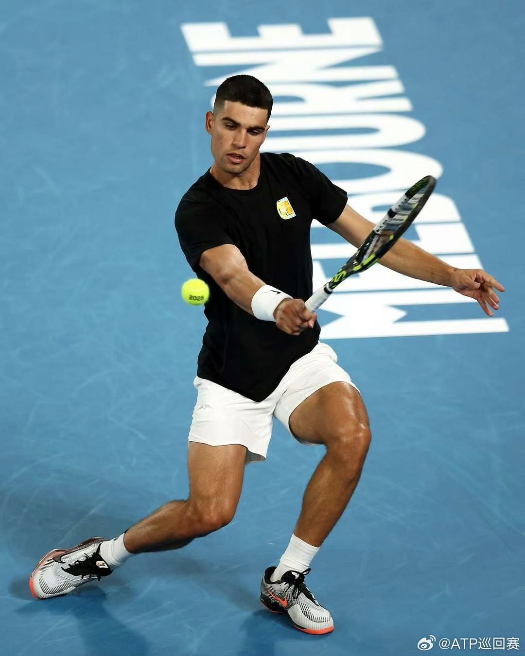 ATP总决赛横扫澳网,阿尔卡拉斯关键制胜 ATP总决赛横扫澳网,阿尔卡拉斯关键制胜